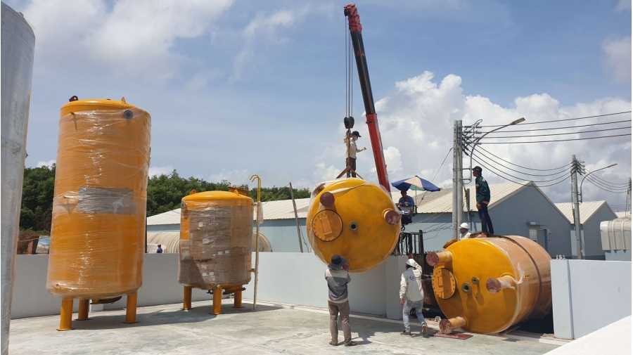 BỒN SẮT ÁP LỰC PHỦ VÀNG